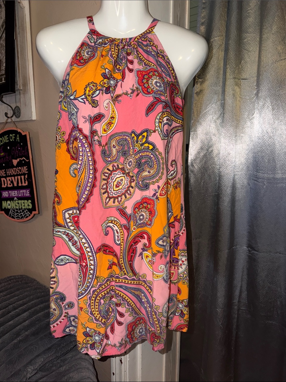 Women's XS Old Navy Pink & Orange Paisley Halter Dress Like New